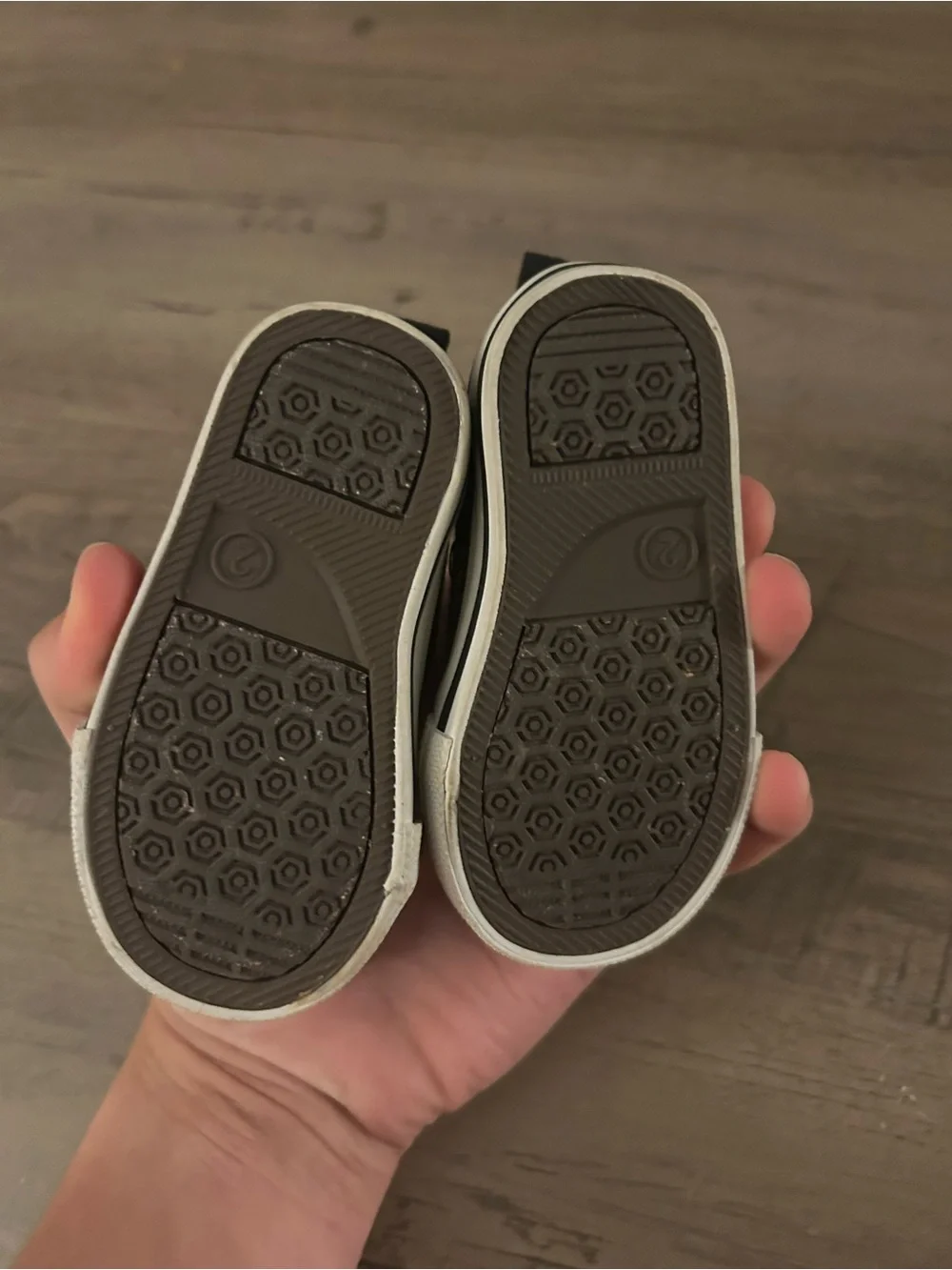 Infant/Toddlers slip-on converse LIKE sneaker